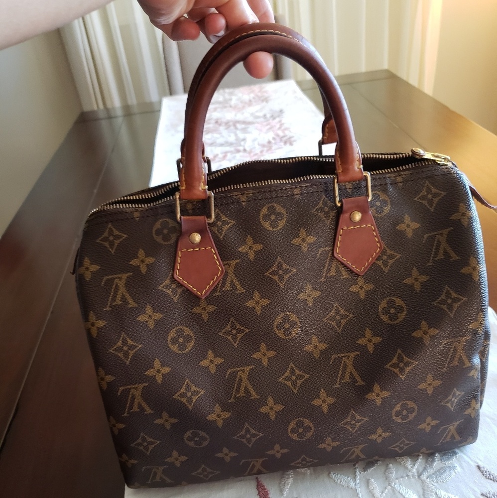 Louis Vuitton speedy